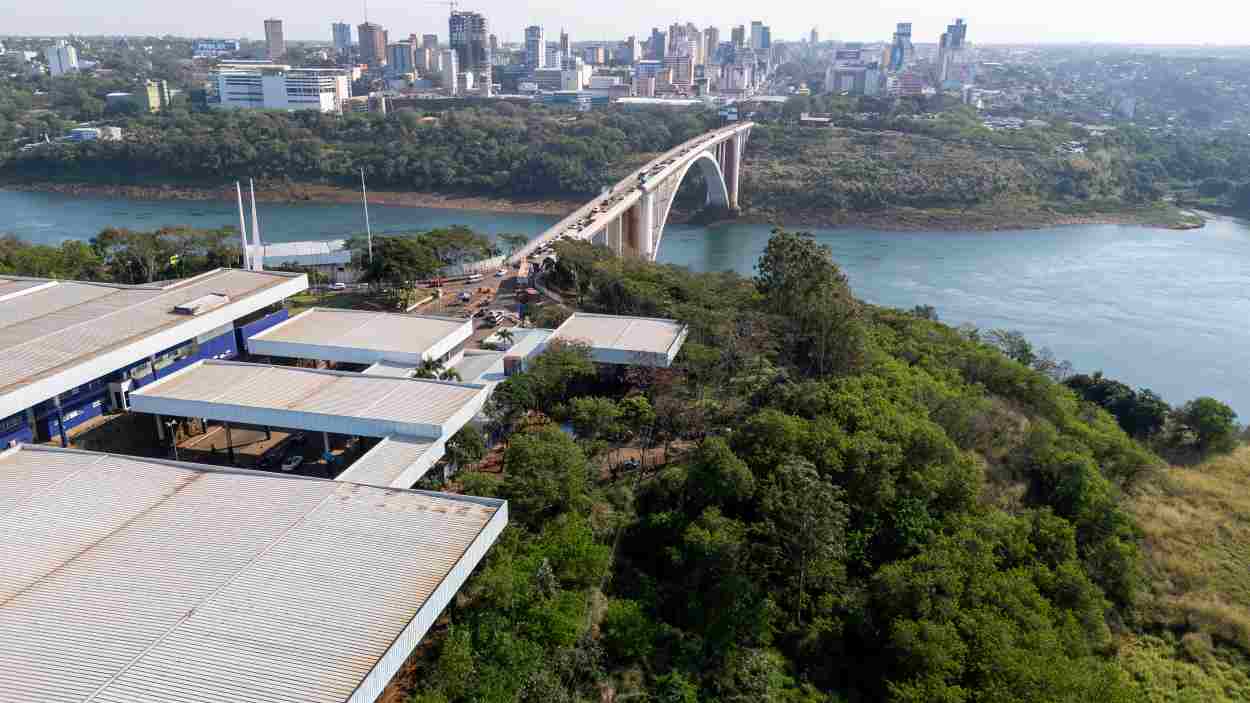 Federais prendem em Foz foragido por tráfico internacional de armas