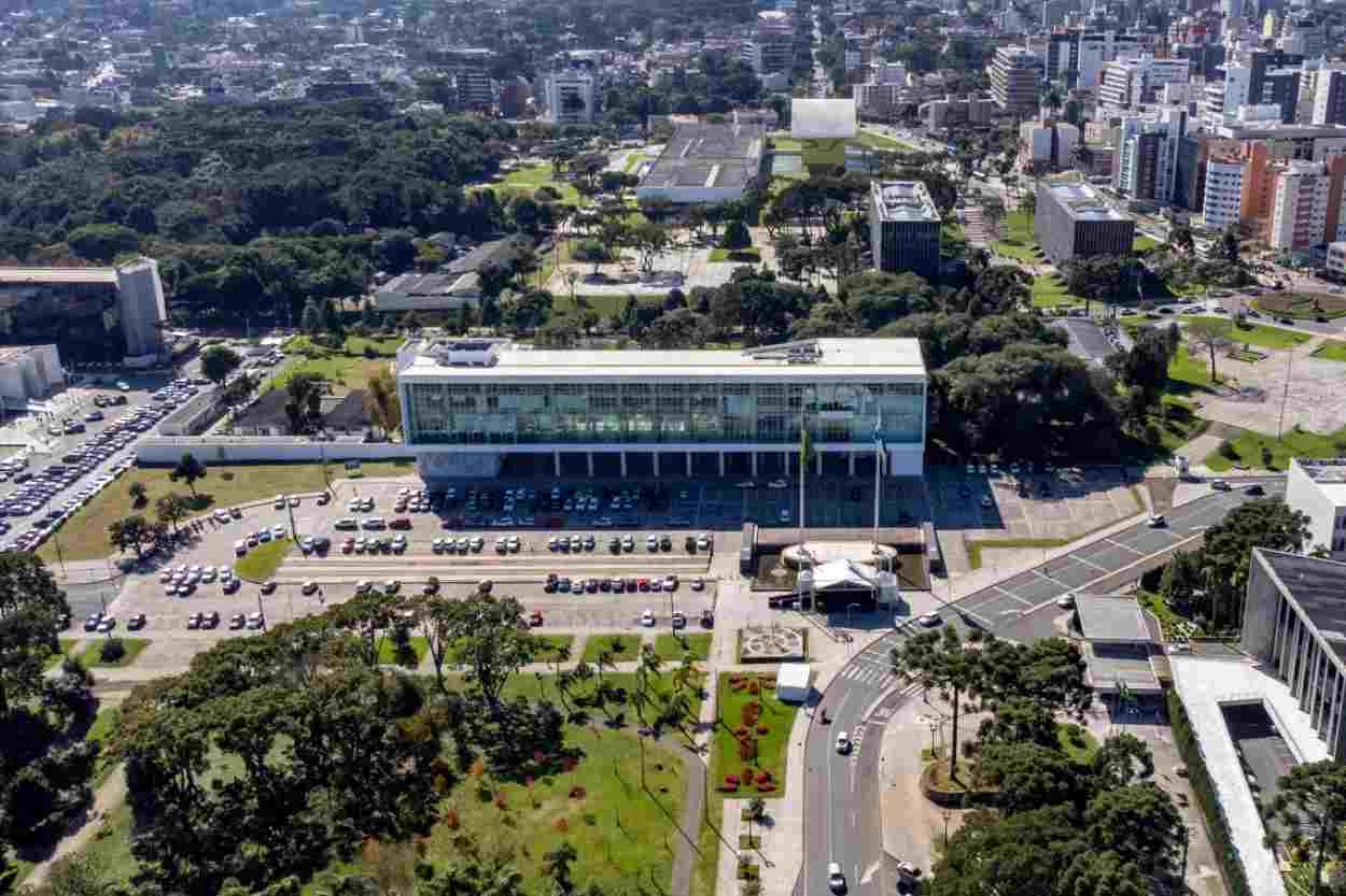 De Ratinho Junior para Moro: decreto define transição de governo