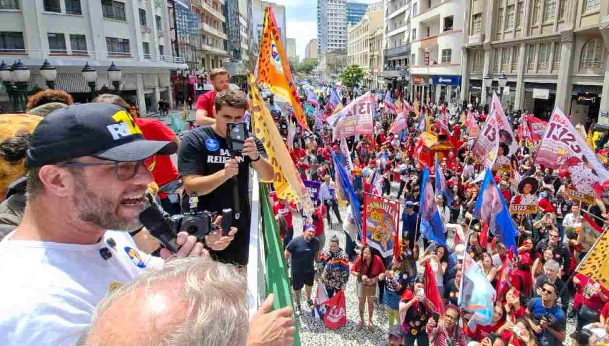 ‘É o Paraná que cuida’, reforça Requião Filho, em caminhada